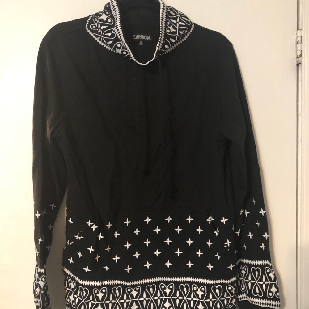 Mens Sweatshirt with turtle neck.